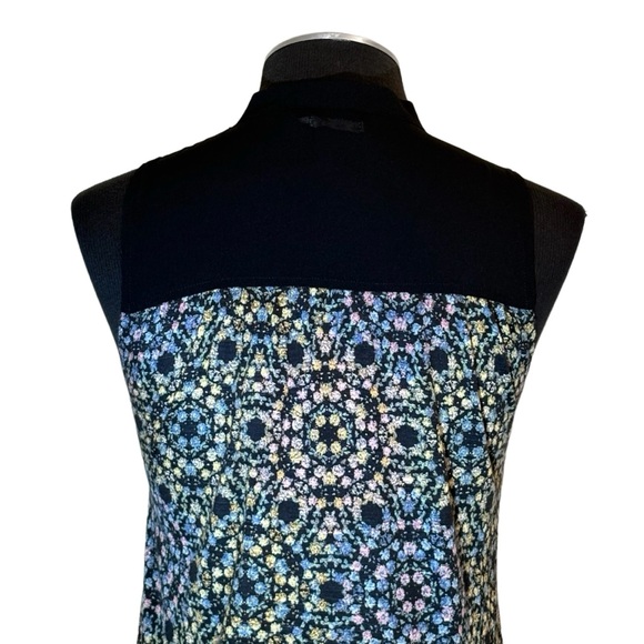 Kimchi Blue - Multicolor Ditsy Floral Mixed Media Tie Front Top - Small - Picture 7 of 10